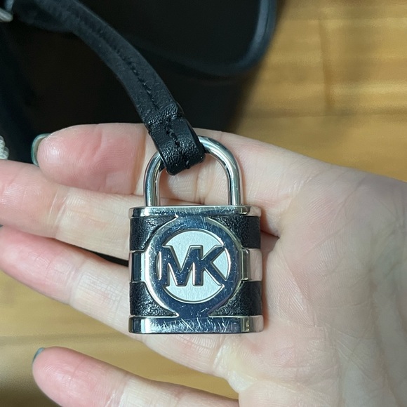 Black Michael Kors purse - Picture 4 of 6